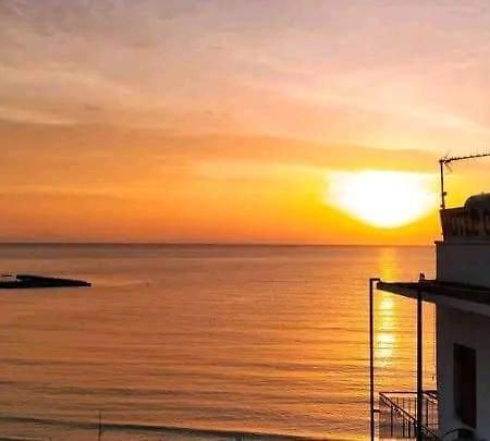 Ammoudia Rooms Agia Marina  外观 照片