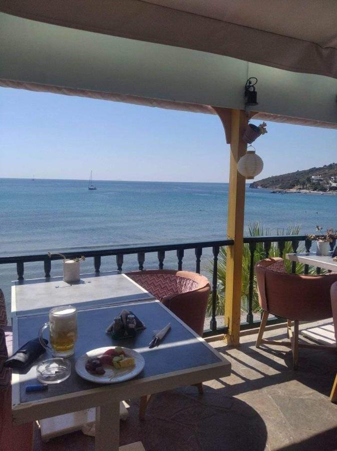 Ammoudia Rooms Agia Marina  外观 照片